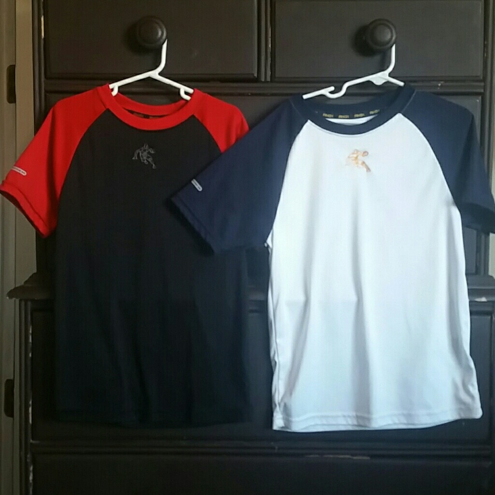 Lot of 2 shirts boys 6/7